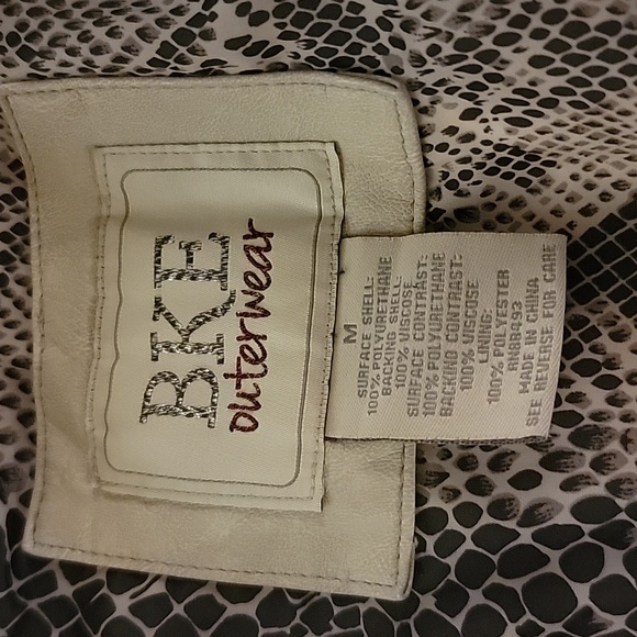 BKE vest with cute back detail. Size medium. Cream faux leather. - Picture 5 of 8